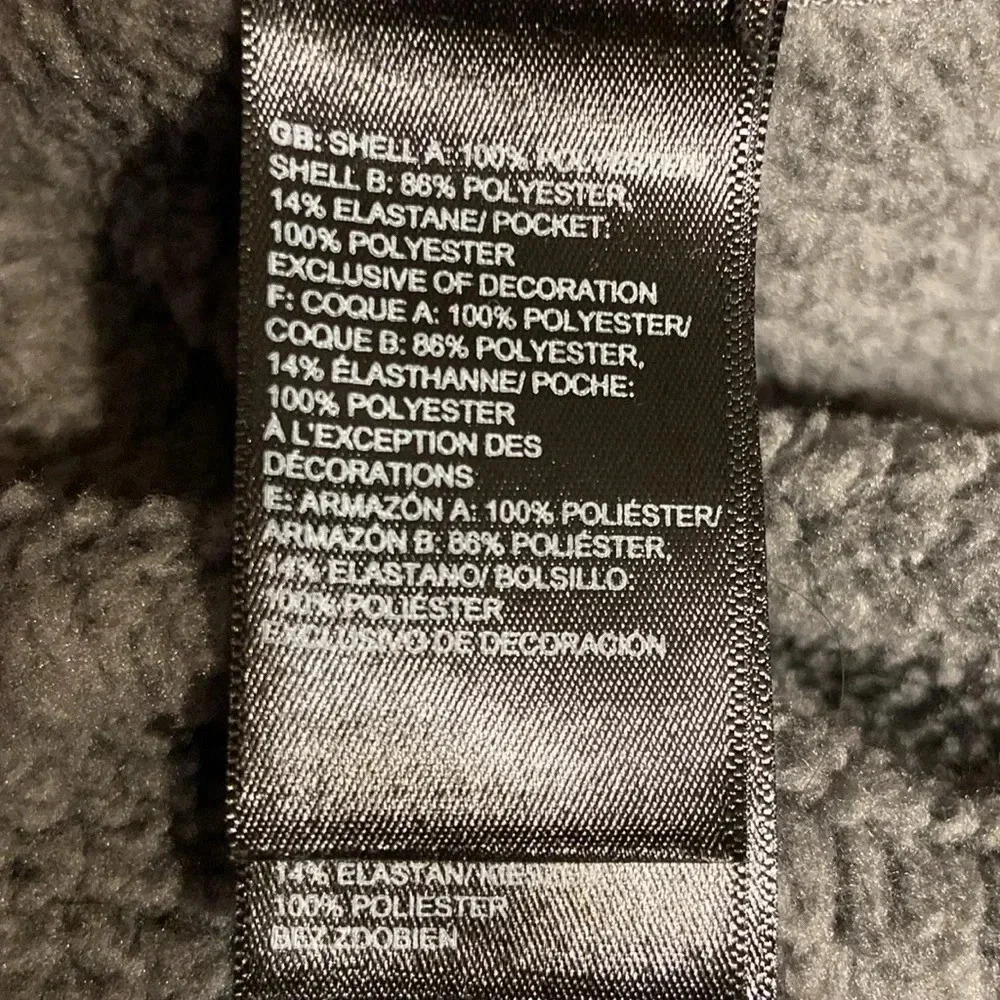 The North Face Gordon Lyons Classic 1/4 Zip delivers heavyweight warmth - Picture 6 of 6